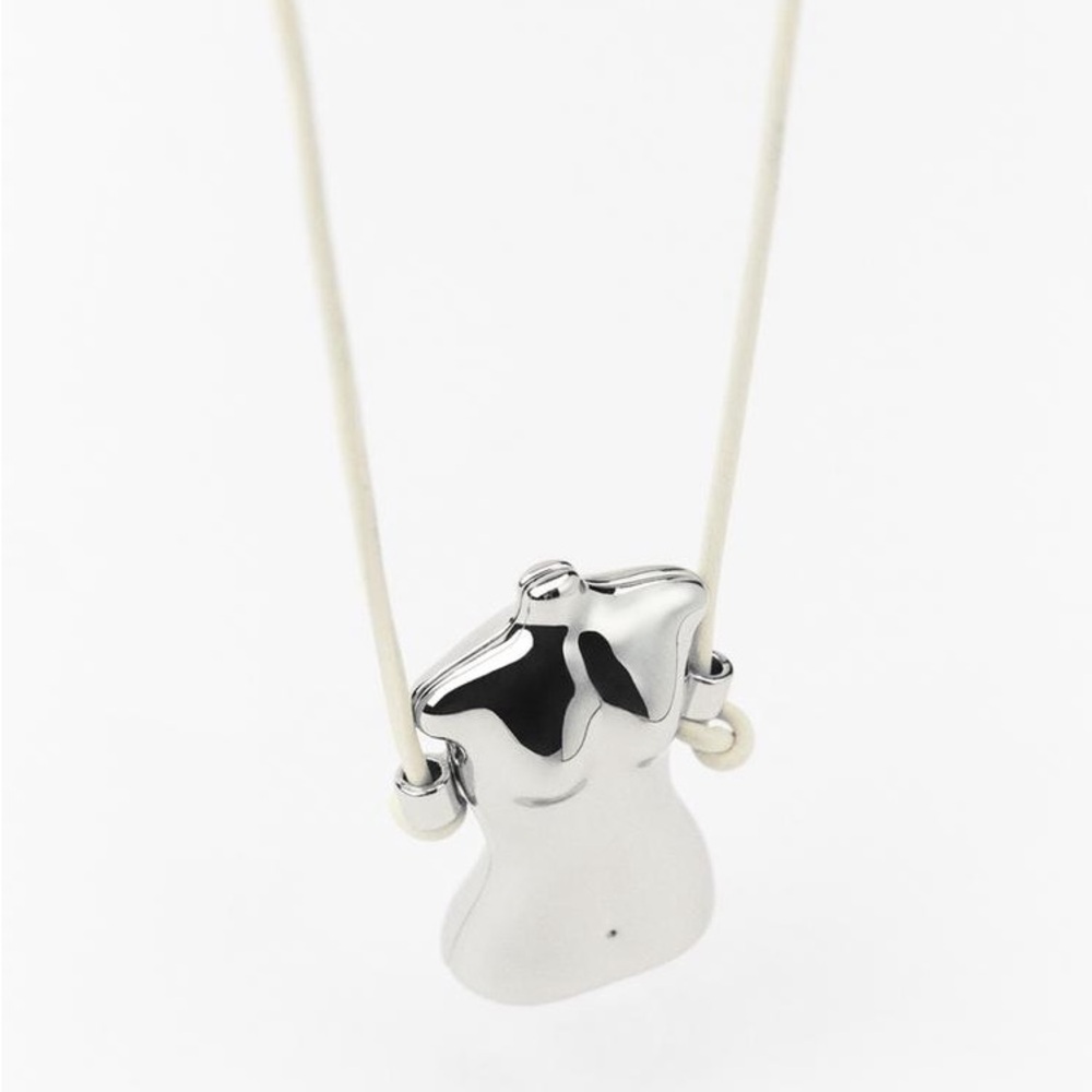 NWOT Zara Silver Bust Charm Leather Necklace 1856/042